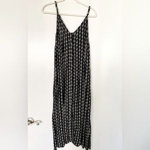 Billabong button down maxi flowy dress black & white